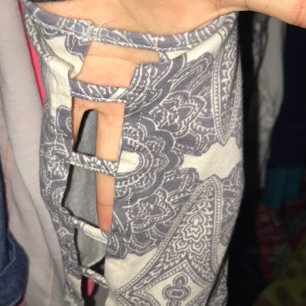 bundle of halter crop tops - Picture 2 of 6